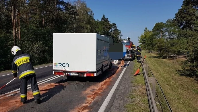 Trzy auta zderzyły się na DK12