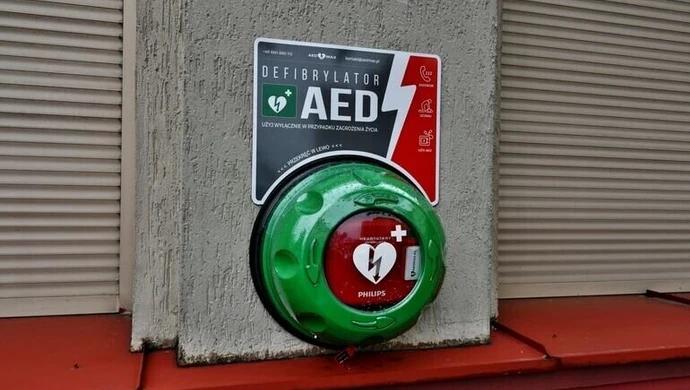 Defibrylatory już zamontowane