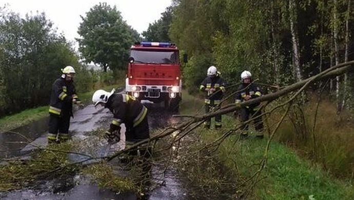 Zerwało dachy w powiecie