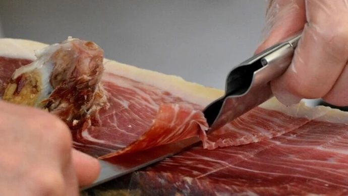 Właściciel sklepów mięsnych skapitulował. Spółdzielnia odzyskała lokale