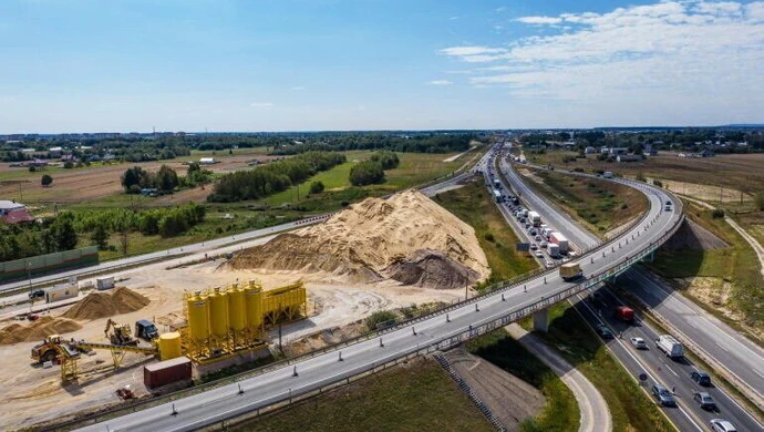 Jak postępuje budowa autostrady A1?