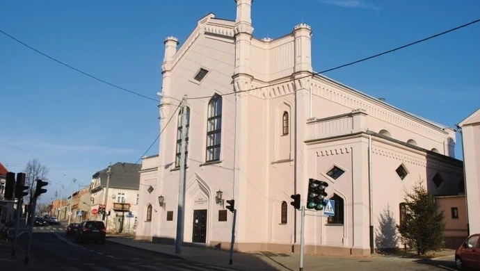 Wiemy, kto przeprowadzi się do synagogi