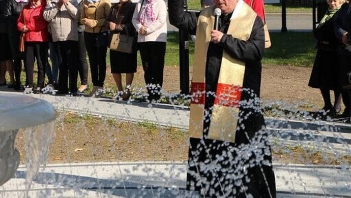 W Rozprzy poświęcono fontannę