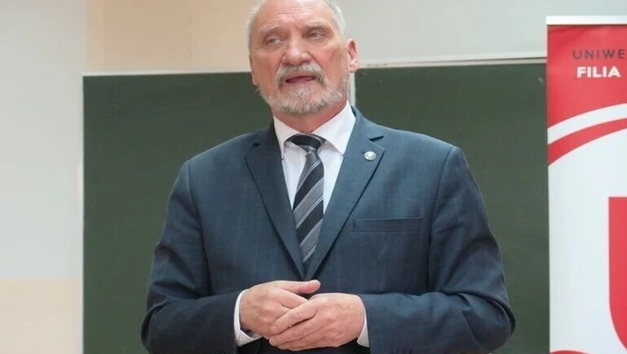 Wyborcy najchętniej głosowali na Antoniego Macierewicza