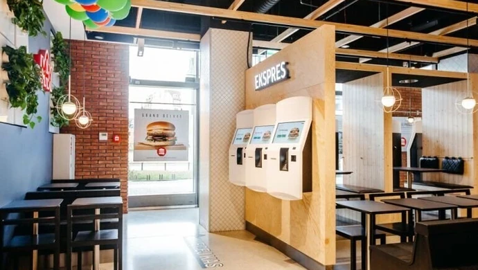 Sieć MAX Burgers w restauracjach w Polsce oferuje menu „pozytywne dla klimatu”