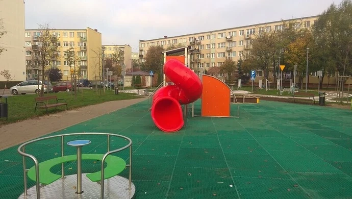 Kolejny plac zabaw w Piotrkowie wyremontowany