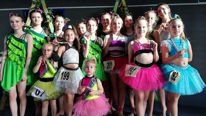 „Jaskółczyn” z medalami w tańcu sportowym