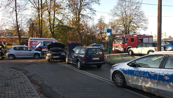 Trzy samochody zderzyły się w Piotrkowie
