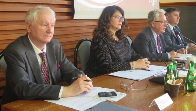 Stawki podatku od nieruchomości w Piotrkowie nieznacznie w górę. Burzliwa dyskusja podczas sesji