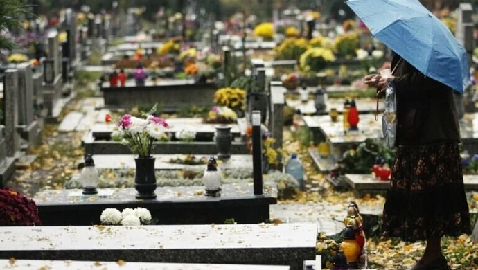 Pogoda na koniec tygodnia. We Wszystkich Świętych słonecznie, później deszcz i wiatr