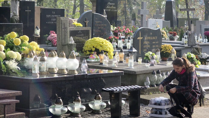 Zaduszki - dzień modlitwy za zmarłych