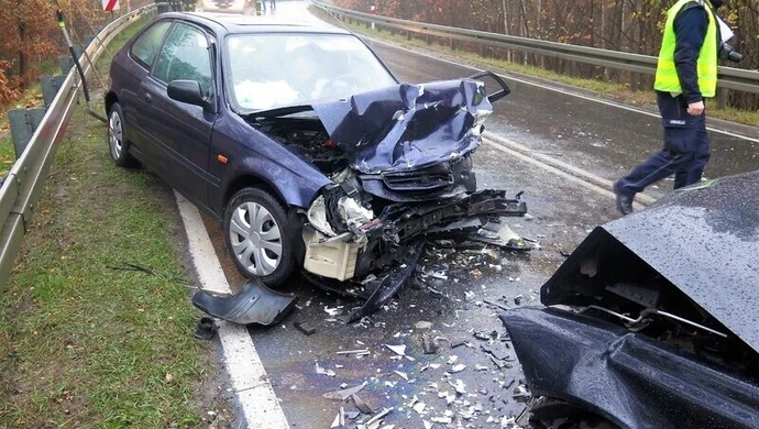 Wypadek w Cekanowie. Trzy osoby ranne (AKTUALIZACJA)