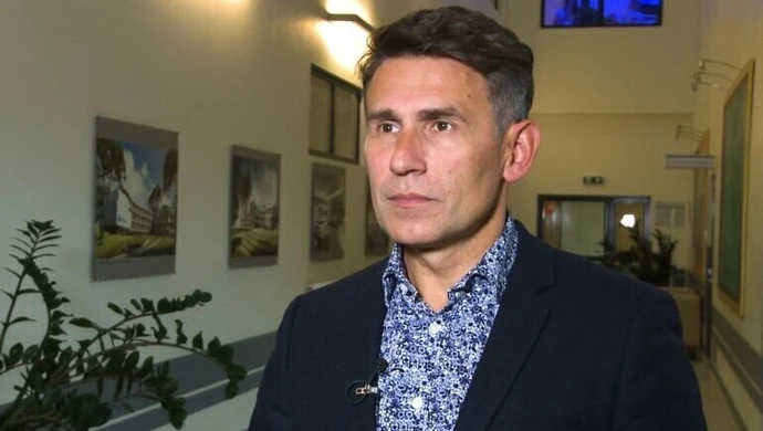 Piłka nożna, narty i hulajnogi – dzięki tym rozrywkom nie brakuje pracy ortopedom