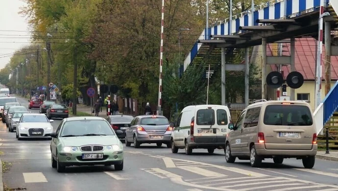 Czekają na przejazd i&#8230; puszczają im nerwy