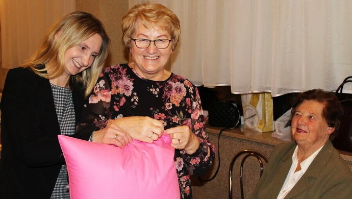 Mieszkanki gminy Grabica darły pierze jak za dawnych czasów