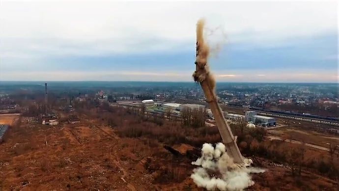 Runął komin Wistomu [VIDEO]