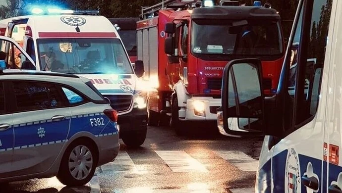 Kolejny agresywny pacjent. Pijany 45-latek próbował uderzyć ratownika medycznego