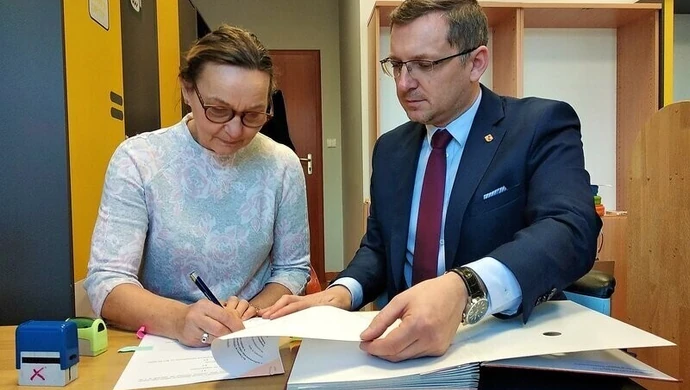 Prawie milion złotych dla "Szansy"