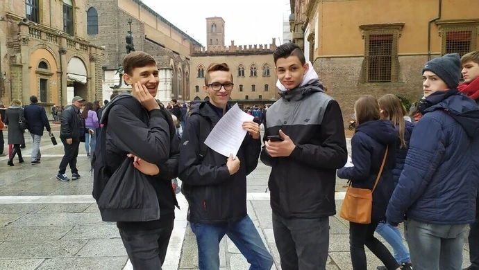 Grupa uczniów Tepeesu na praktykach w Bolonii