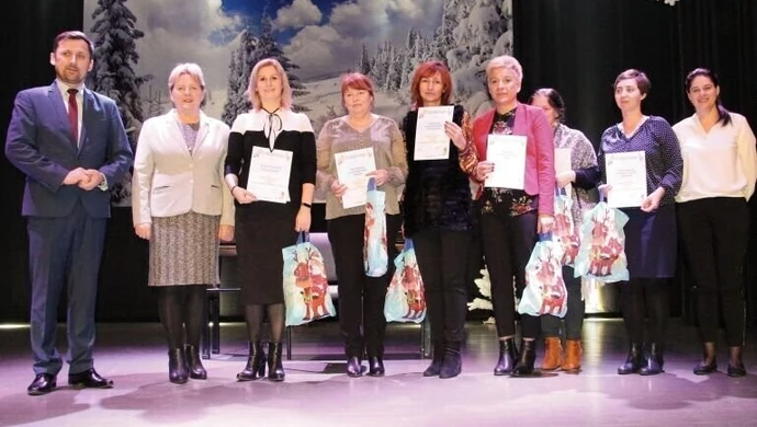 Wola Krzysztoporska: Słowem i obrazem w nałogi