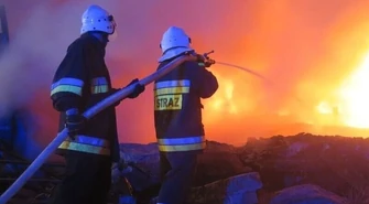 Pożar składu opon w Sławnie