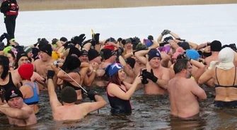 Atmosfera gorąca, woda lodowata. III Wielkie Piotrkowskie Morsowanie na Słoneczku 