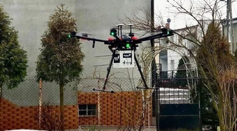 Dron bada jakość powietrza nad Piotrkowem