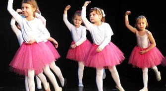 Artystyczny półmetek w MOK-u