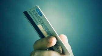 Ponad 120 razy użył cudzej karty płatniczej 