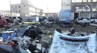 W Woli Krzysztoporskiej zlikwidowali dziuplę z kradzionymi samochodami 