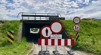 Przejazd pod wiaduktem zamknięty