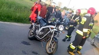 Zderzenie motocykla z osobówką w Bryszkach