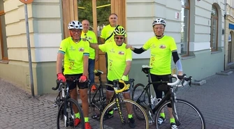 Rowerem do Normandii w szczytnym celu