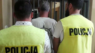 Włamał się do truskawkowego autobusu