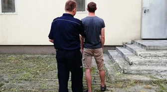 Najpierw razem pili alkohol, a potem&#8230; pobili się i podtapiali w Strawie