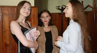 Wakacje czas start! W "Chrobrym" odebrali świadectwa