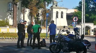 Wywrotka motocyklisty na bliźniaczych rondach
