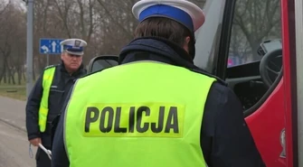 Uważajcie na krajowej "dwunastce"! Zderzenie trzech samochodów