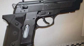 Nie wpuścili go do pubu, więc zaczął&#8230; strzelać