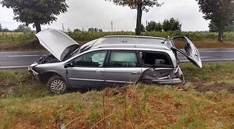 Wypadek na DK 42. Jedna osoba ranna