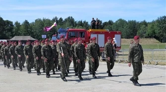Militarne świętowanie nad zalewem