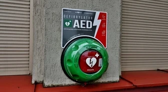 Defibrylatory już zamontowane