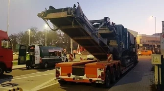 Przewoził kruszarkę do betonu. Ważył blisko 80 ton