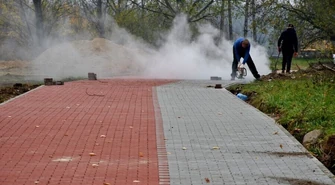 Trwa budowa ścieżki rowerowej wokół jeziora Bugaj