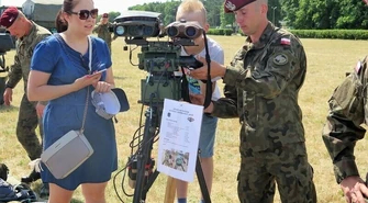 Żołnierze organizują wyprawkę szkolną dla dzieci z Kosowa