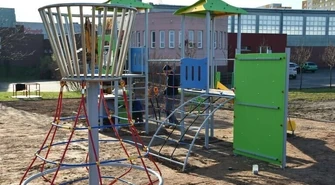 Plac zabaw i siłownia plenerowa przy SP 2