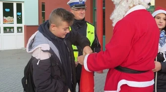 Cukierki od Mikołaja i jego pomocników