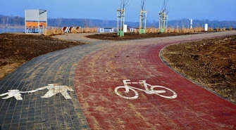 Ścieżka rowerowa i nowy parking na Bugaju