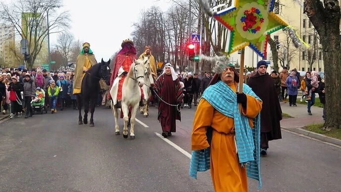 Trzej Królowie przemaszerowali przez Piotrków [FOTO]