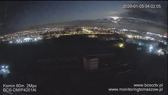 Bolid na chwilę rozświetlił niebo. Zobacz nagranie z kamery